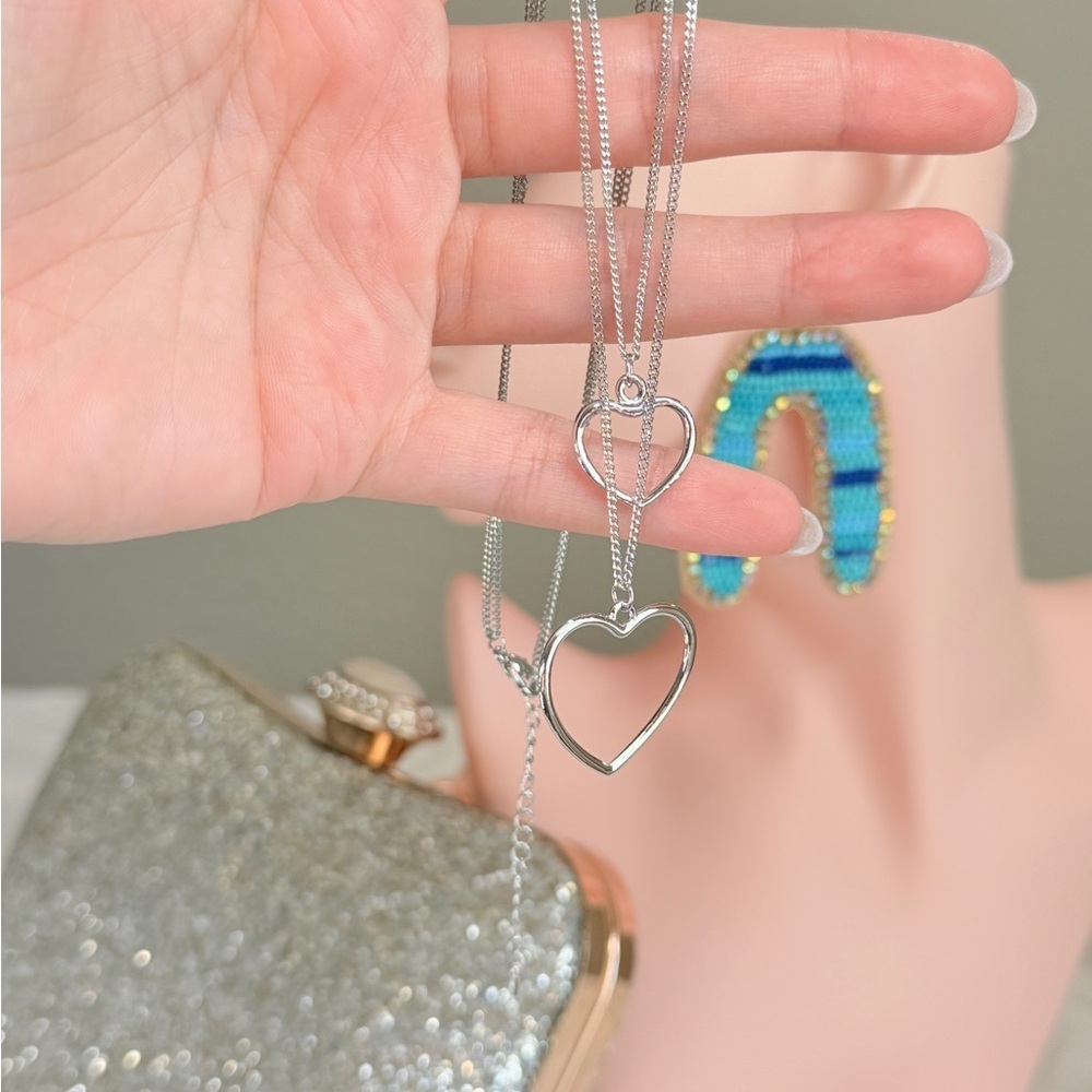 ⚜️ Elegant Silver Heart Necklace Set - Picture 4 of 5